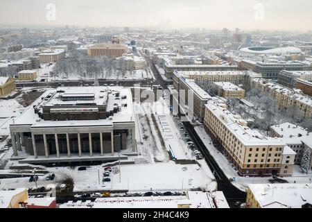 Centre-ville de Minsk enneigé d'une hauteur.La ville haute.Bélarus. Banque D'Images