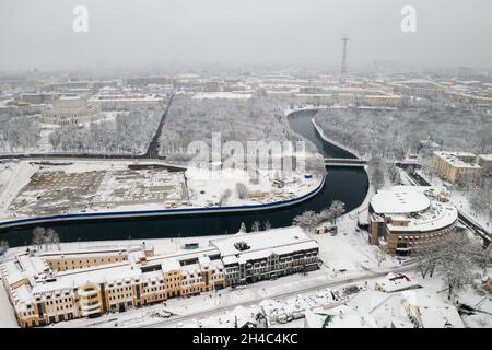 Centre-ville de Minsk enneigé d'une hauteur.La ville haute.Bélarus. Banque D'Images