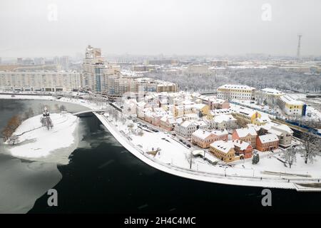 Centre-ville de Minsk enneigé d'une hauteur.La ville haute.Bélarus. Banque D'Images