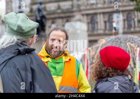 Glasgow, Écosse, Royaume-Uni.02 novembre 2021.Ma promesse mère Terre.Les gens doivent prendre les questions du changement climatique et de la protection de l'environnement entre leurs propres mains.Chaque contribution, aussi petite soit-elle, est absolument utile et indispensable.Le sommet de la COP26 réunit les parties pour accélérer l'action vers les objectifs de l'Accord de Paris et de la Convention-cadre des Nations Unies sur les changements climatiques.La Conférence des Nations Unies sur le climat.Glasgow, Écosse.Crédit : CIC de la majorité mondiale/Alamy Live News Banque D'Images