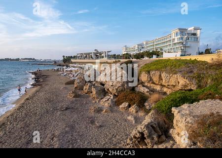 Club de plage d'Antasia, plage de SODAP, Paphos, Chypre Banque D'Images