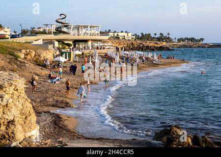 Club de plage d'Antasia, plage de SODAP, Paphos, Chypre Banque D'Images