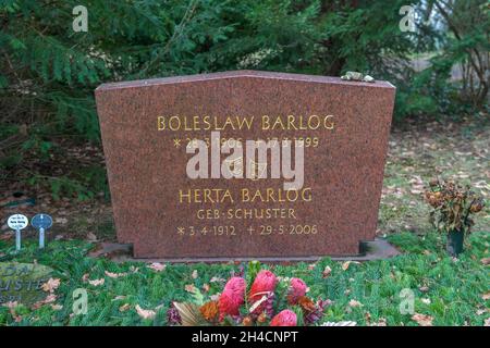 Grabmal und Boleslaw Barlog, Herta, Waldfriedhof, Potsdamer Chaussee, Zehlendof, Berlin, Deutschland Banque D'Images