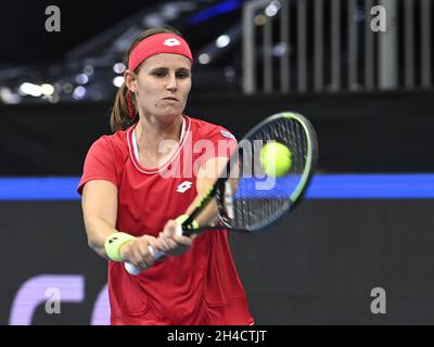 Prague, République tchèque.02 novembre 2021.Saluer Minnen (Belgique) en action lors du match du Groupe B contre Daria Gavrilova (Australie), le 2 novembre 2021, à Prague, République tchèque,Au sein du tennis féminin Billie Jean King Cup (ancienne Fed Cup).Crédit : Michal Krumphanzl/CTK photo/Alay Live News Banque D'Images