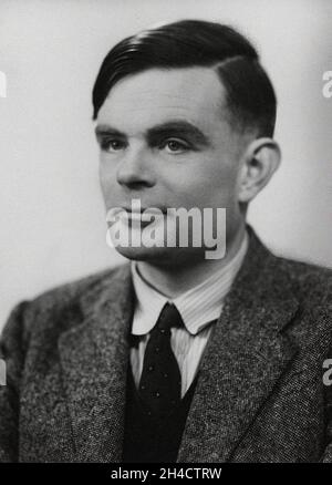 LONDRES, Royaume-Uni - 1951 - Portrait du célèbre inventeur informatique et héros de guerre Alan Mathison Turing ( 23 juin 1912 – 7 juin 1954 ).Son travail chez Blendetc Banque D'Images