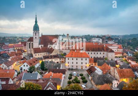 Vue aérienne de la vieille ville de Jindrichuv Hradec, région de Bohême du Sud, Tchéquie Banque D'Images