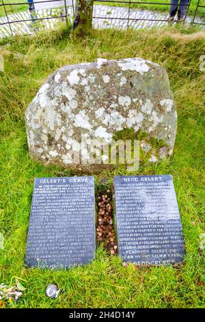 Tombe de Gelert - tombe de Gelert le chien d'une légende galloise près du village de Beddgelert, Snowdonia, pays de Galles, Royaume-Uni Banque D'Images