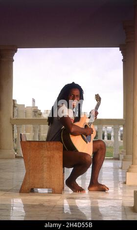 Eddy Grant à sa maison Baileys Plantation Barbade 1983 Banque D'Images