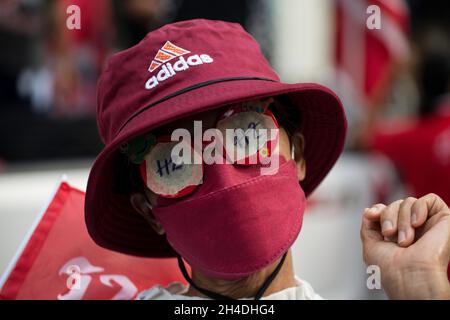 Bangkok, Thaïlande.31 octobre 2021.Les manifestants se réunissent pour appeler à la libération des prisonniers politiques arrêtés en vertu de la loi sur la lèse-majesté à Bangkok, en Thaïlande, le 31 octobre 2021.Les manifestants exigent l'abrogation de l'article 112 de la loi sur la lèse-majesté et la réforme de la monarchie.(Photo d'Atiwat Silpamethanont/Pacific Press/Sipa USA) crédit: SIPA USA/Alay Live News Banque D'Images
