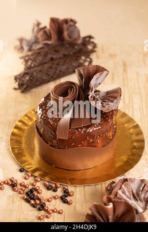 Gâteau au chocolat avec Nutella et Soft Chips Banque D'Images