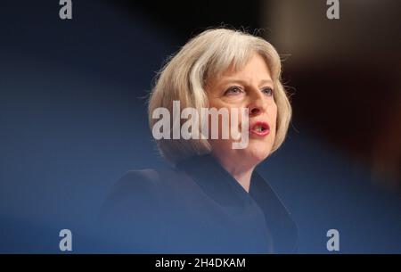 Home Secretary Theresa May lors de la Conférence du Parti conservateur de 2014, à la CPI de Birmingham. Banque D'Images