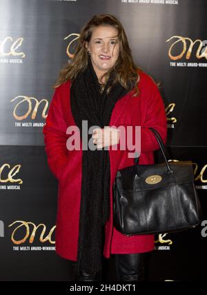 Le chanteur Sam Bailey assiste à la soirée d'ouverture de Ronan Keating se joignant à la troupe de autrefois la comédie musicale Banque D'Images