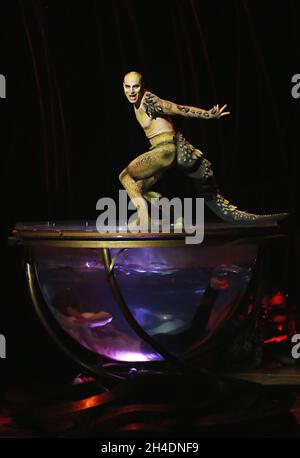 Habillez le Rehearsal d'Amaluna du Cirque du Soleil au Royal Albert Hall de Londres. Banque D'Images