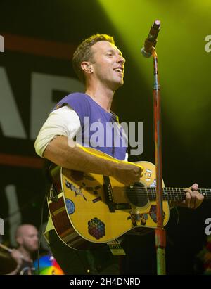 Coldplay réalise un concert de charité juste après les BRIT Awards en aide à l'enfant de guerre à l'indigo à l'O2, Londres. Banque D'Images