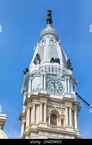 L'hôtel de ville de Philadelphie est situé au centre géographique de Philadelphie, et jusqu'en 1986, il a été la structure la plus haute de la ville, avec l'accord de messieurs. Banque D'Images