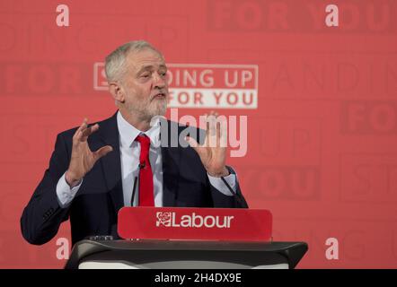 Jeremy Corbyn donne le premier discours à Westminster pour commencer la campagne électorale avant l'élection SNAP annoncée cette semaine par la PM Theresa May le 8 juin.Photo datée du jeudi 20 avril 2017.Crédit photo devrait se lire: Isabel Infantes / EMPICS Entertainment. Banque D'Images