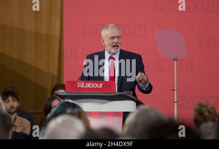 Jeremy Corbyn donne le premier discours à Westminster pour commencer la campagne électorale avant l'élection SNAP annoncée cette semaine par la PM Theresa May le 8 juin.Photo datée du jeudi 20 avril 2017.Crédit photo devrait se lire: Isabel Infantes / EMPICS Entertainment. Banque D'Images