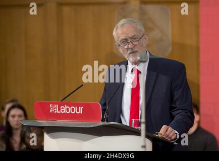 Jeremy Corbyn donne le premier discours à Westminster pour commencer la campagne électorale avant l'élection SNAP annoncée cette semaine par la PM Theresa May le 8 juin.Photo datée du jeudi 20 avril 2017.Crédit photo devrait se lire: Isabel Infantes / EMPICS Entertainment. Banque D'Images