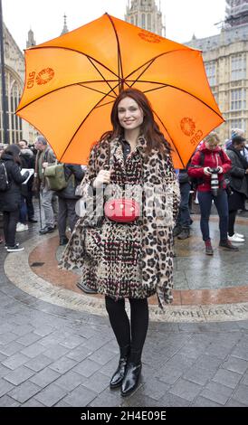 La chanteuse Sophie Ellis-Bextor rejoint les marcheurs lors du rallye March4Women dans le centre de Londres.Photo datée du dimanche 4 mars 2018.Crédit photo devrait se lire: Isabel Infantes / EMPICS Entertainment. Banque D'Images