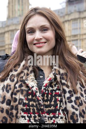 La chanteuse Sophie Ellis-Bextor rejoint les marcheurs lors du rallye March4Women dans le centre de Londres.Photo datée du dimanche 4 mars 2018.Crédit photo devrait se lire: Isabel Infantes / EMPICS Entertainment. Banque D'Images