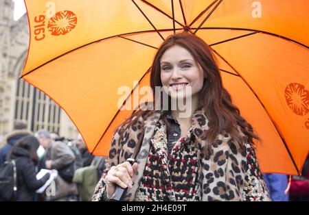 La chanteuse Sophie Ellis-Bextor rejoint les marcheurs lors du rallye March4Women dans le centre de Londres.Photo datée du dimanche 4 mars 2018.Crédit photo devrait se lire: Isabel Infantes / EMPICS Entertainment. Banque D'Images