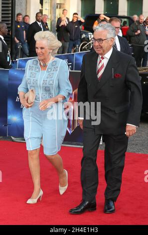 La duchesse de Cornwall arrive au NHS Heroes Awards à l'hôtel Hilton de Londres le 14 mai 2018. Banque D'Images