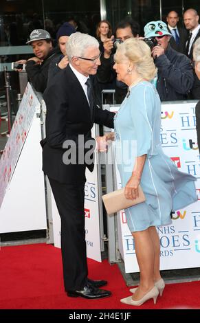 La duchesse de Cornwall arrive au NHS Heroes Awards à l'hôtel Hilton de Londres le 14 mai 2018. Banque D'Images