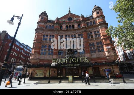 Vue générale du théâtre du Palais montrant Harry Potter et l'enfant maudit à Londres.Photo datée du lundi 6 août 2018. Banque D'Images