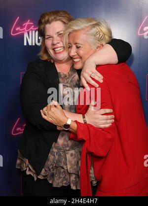 (De gauche à droite) Katy Brand et Dame Emma Thompson assistent à la projection de GALA DE FIN DE SOIRÉE à Picture House Central, Londres.Photo datée du lundi 20 mai 2019.Crédit photo devrait se lire: Isabel Infantes / EMPICS Entertainment. Banque D'Images