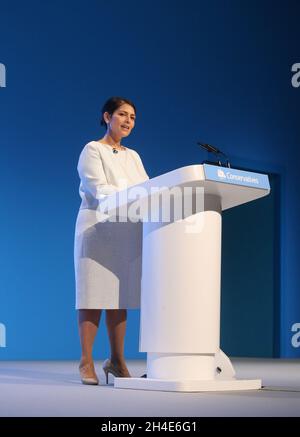 La ministre de l'intérieur, Priti Patel, prononce son discours d'ouverture le troisième jour de la Conférence du Parti conservateur qui se tient au Centre des congrès de Manchester.Photo datée du mardi 1er octobre 2019.Crédit photo devrait se lire: Isabel Infantes / EMPICS Entertainment. Banque D'Images