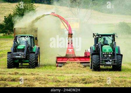 Tracteurs de récolte de foin machines agricoles John Deere République tchèque Banque D'Images