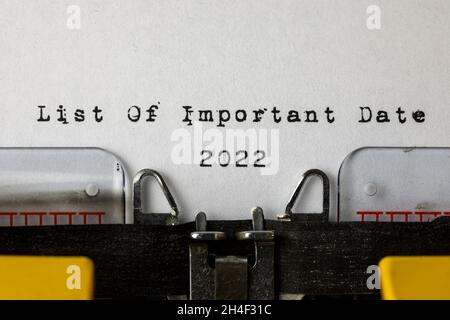 Liste des jours importants 2022 écrit sur une ancienne machine à écrire Banque D'Images