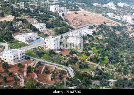 Vue aérienne de la banlieue d'Ajloun en Jordanie. Banque D'Images