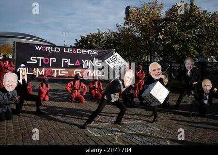 Glasgow, Royaume-Uni.Manifestation sur le thème de la rébellion de l'extinction, qui dit aux dirigeants mondiaux de ne pas jouer à des jeux à la 26e Conférence des Nations Unies sur les changements climatiques, connue sous le nom de COP26, à Glasgow, en Écosse, le 2 novembre 2021.Photo: Jeremy Sutton-Hibbert/Alamy Live News, Banque D'Images