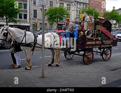 Publicité Horse and Cart pour Johnnie Fox@s Pub dans les montagnes de Dublin, Irlande Banque D'Images