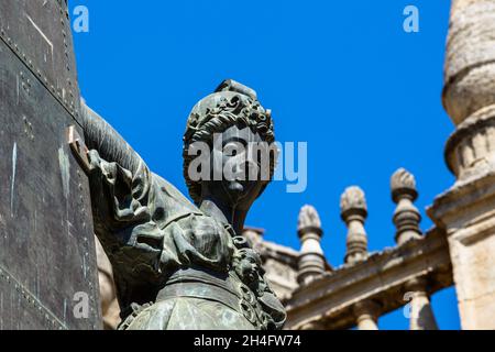 Séville, Espagne - 09 septembre 2015 : réplique de la statue d'El Giraldillo ou Triumph de la foi victorieuse devant la porte du prince en Simal Banque D'Images