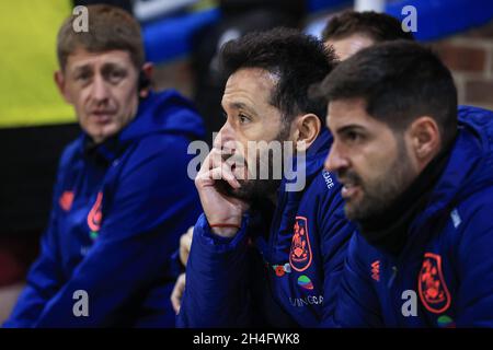 Peterborough, Royaume-Uni.02 novembre 2021.Carlos Corberán directeur de Huddersfield Town pendant le match à Peterborough, Royaume-Uni, le 11/2/2021.(Photo de Mark Cosgrove/News Images/Sipa USA) crédit: SIPA USA/Alay Live News Banque D'Images