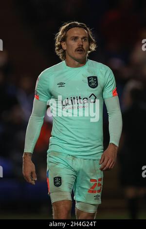 Peterborough, Royaume-Uni.02 novembre 2021.Danny Ward #25 de la ville de Huddersfield pendant le match à Peterborough, Royaume-Uni le 11/2/2021.(Photo de Mark Cosgrove/News Images/Sipa USA) crédit: SIPA USA/Alay Live News Banque D'Images