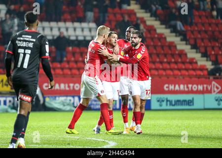 LONDRES, ROYAUME-UNI.2 NOV Conor Washington de Charlton Athletic célèbre son but lors du match Sky Bet League 1 entre Charlton Athletic et Rotherham United à la Valley, Londres, le mardi 2 novembre 2021.(Credit: Tom West | MI News) Credit: MI News & Sport /Alay Live News Banque D'Images