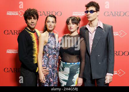 Madrid, Espagne.02 novembre 2021.Avier Ambrossi, Javier Calvo, alias Los Javis, Ana Rujas et Claudia Costafreda assistent à la séance photo « Cardo » au Palacio de la Prensa Cinema.Crédit : SOPA Images Limited/Alamy Live News Banque D'Images