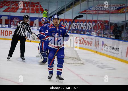 Saint-Pétersbourg, Russie.02 novembre 2021.Mikko Lehtonen (46) de SKA Saint-Pétersbourg vu pendant la saison régulière 2021-22 de la KHL de la Ligue de hockey Kontinental entre SKA Saint-Pétersbourg et Metallurg Magnitogorsk au Palais des sports de glace.Note finale; SKA Saint-Pétersbourg 2:3 Metallurg Magnitogorsk.Crédit : SOPA Images Limited/Alamy Live News Banque D'Images