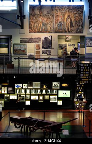 Grand Atrium avec expositions de l'histoire de Seattle dans Museum of History & Industry.Seattle.Washington.USA Banque D'Images