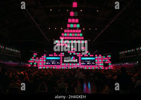 Lisbonne, Portugal.02 novembre 2021.Vue générale de la scène du centre de l'arène d'Altice pendant la deuxième journée du Sommet du Web 2021 à Lisbonne.Crédit : SOPA Images Limited/Alamy Live News Banque D'Images