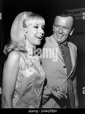 Barbara Eden et Hayden Rorke Circa années 1960 crédit: Ralph Dominguez/MediaPunch Banque D'Images