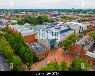 Peabody Essex Museum PEM vue aérienne au 161 Essex Street dans le centre-ville historique de Salem, Massachusetts ma, USA. Drone, vue, aérien,académie, ameri Banque D'Images