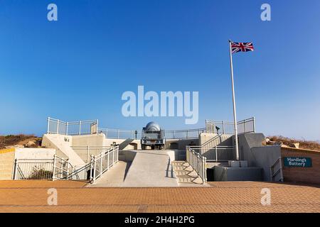 Batterie de Harding, canon sur pont d'observation avec drapeau de la Grande-Bretagne, Union Jack, Europa point, Gibraltar, territoire d'outre-mer,Grande-Bretagne Banque D'Images