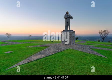 Statue de Nuno Alvaras Pereira, château d'Ourem, Ourem, quartier Santarem, Regiao do Centro,Portugal Banque D'Images