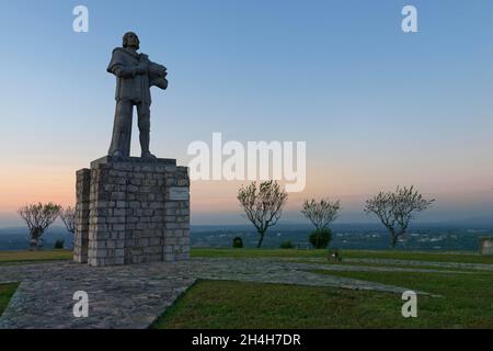 Statue de Nuno Alvaras Pereira, château d'Ourem, Ourem, quartier Santarem, Regiao do Centro,Portugal Banque D'Images