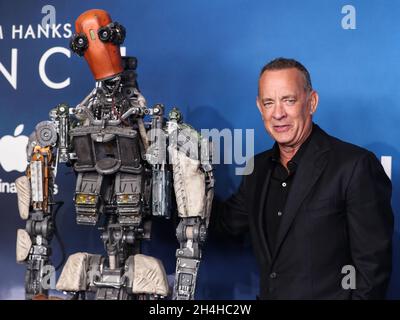 West Hollywood, États-Unis.02 novembre 2021.WEST HOLLYWOOD, LOS ANGELES, CALIFORNIE, États-Unis - NOVEMBRE 02 : l'acteur Tom Hanks arrive à la première de Los Angeles des films originaux Apple 'Finch' qui s'est tenue au Pacific Design Center le 2 novembre 2021 à West Hollywood, Los Angeles, Californie, États-Unis.(Photo de Xavier Collin/image Press Agency/Sipa USA) crédit: SIPA USA/Alay Live News Banque D'Images