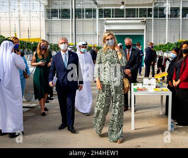 Abu Dhabi, 03 novembre 2021, la reine Maxima des pays-Bas à Pure Harvest à Abu Dhabi, le 03 novembre 2021, pour une visite de travail, au milieu du désert, Pure Harvest produit des tomates, des fraises et de la laitue de manière durable,Les technologies utilisées et l'expertise pour développer la serre ont été fournies par diverses parties néerlandaises photo: Albert Nieboer/Netherlands OUT/point de vue OUT Banque D'Images